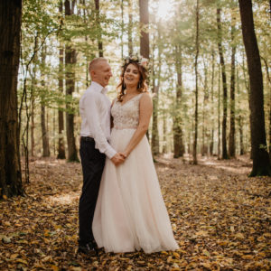 zdjęcia ślubna w lesie